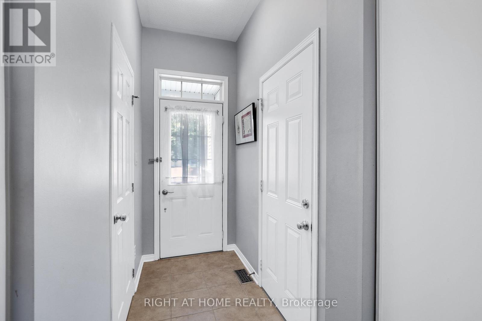 577 Ashbourne Crescent, Ottawa, Ontario  K2J 0P5 - Photo 4 - X13486440