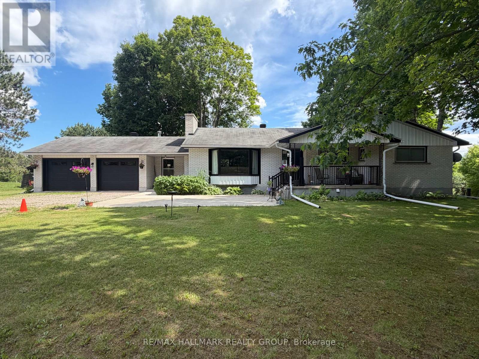 9950 ROUND LAKE ROAD, Laurentian Valley, Ontario