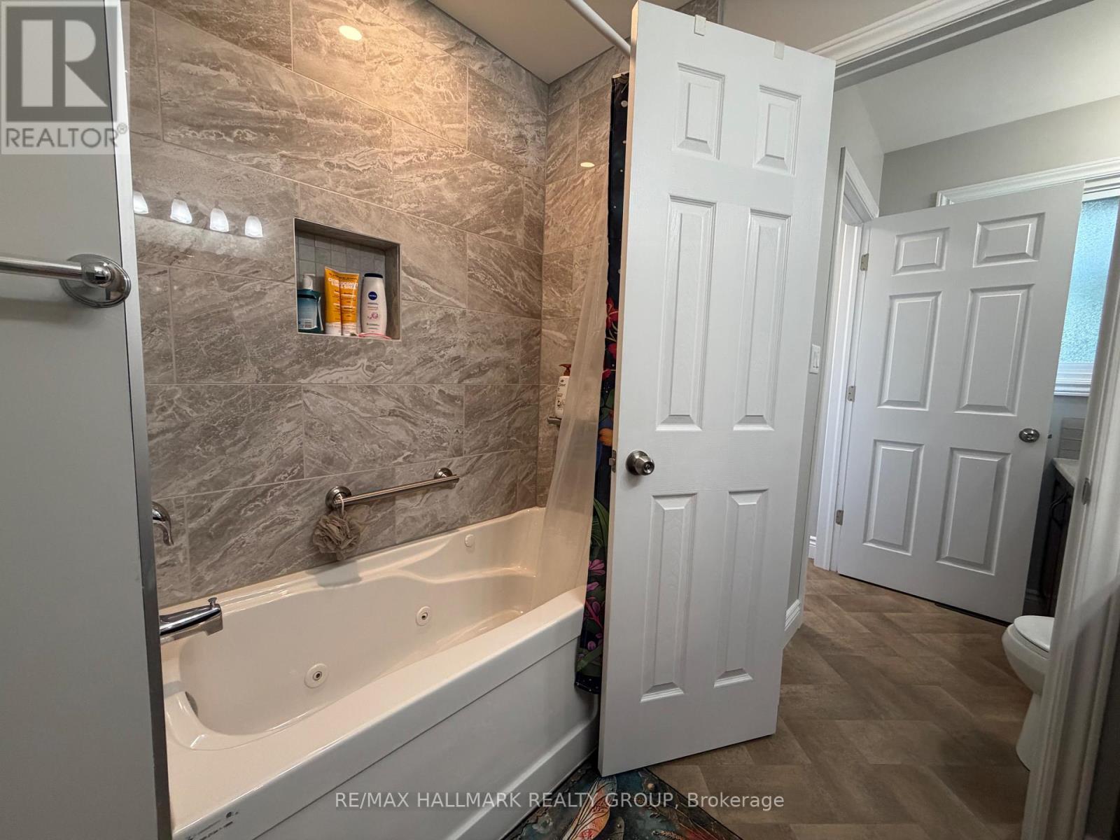 9950 Round Lake Road, Laurentian Valley, Ontario  K8A 0K5 - Photo 19 - X13487070