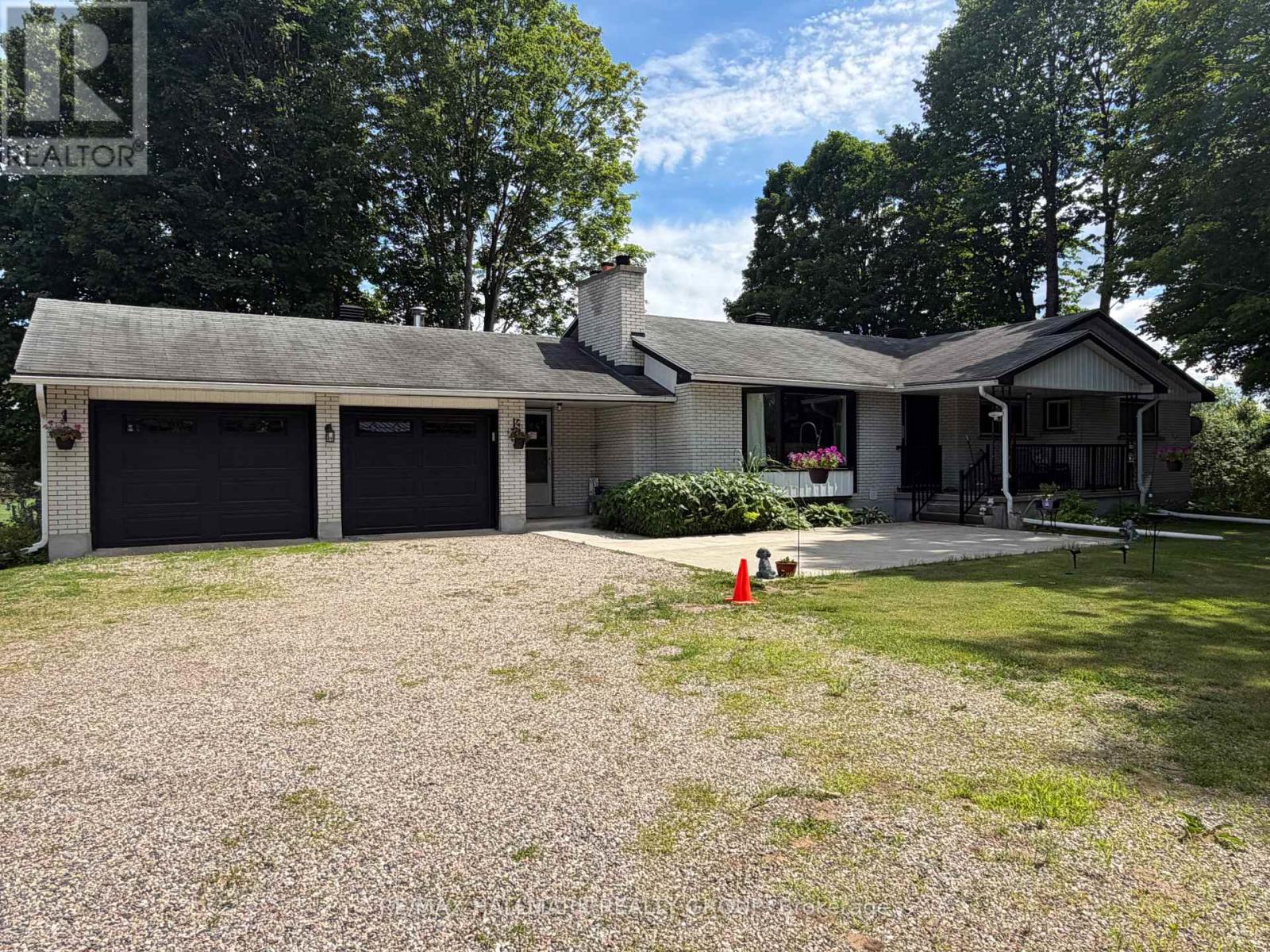 9950 Round Lake Road, Laurentian Valley, Ontario  K8A 0K5 - Photo 3 - X13487070