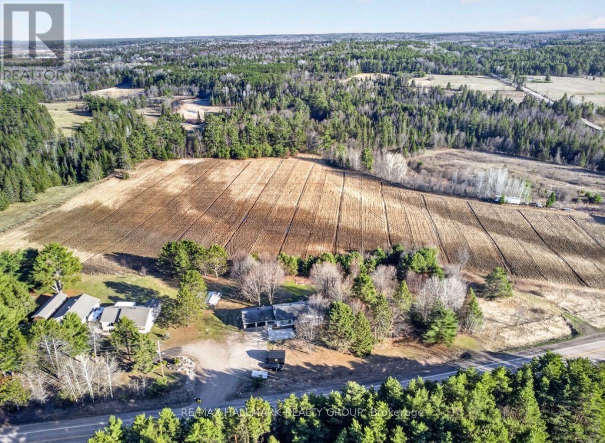 9950 Round Lake Road, Laurentian Valley, Ontario  K8A 0K5 - Photo 38 - X13487070