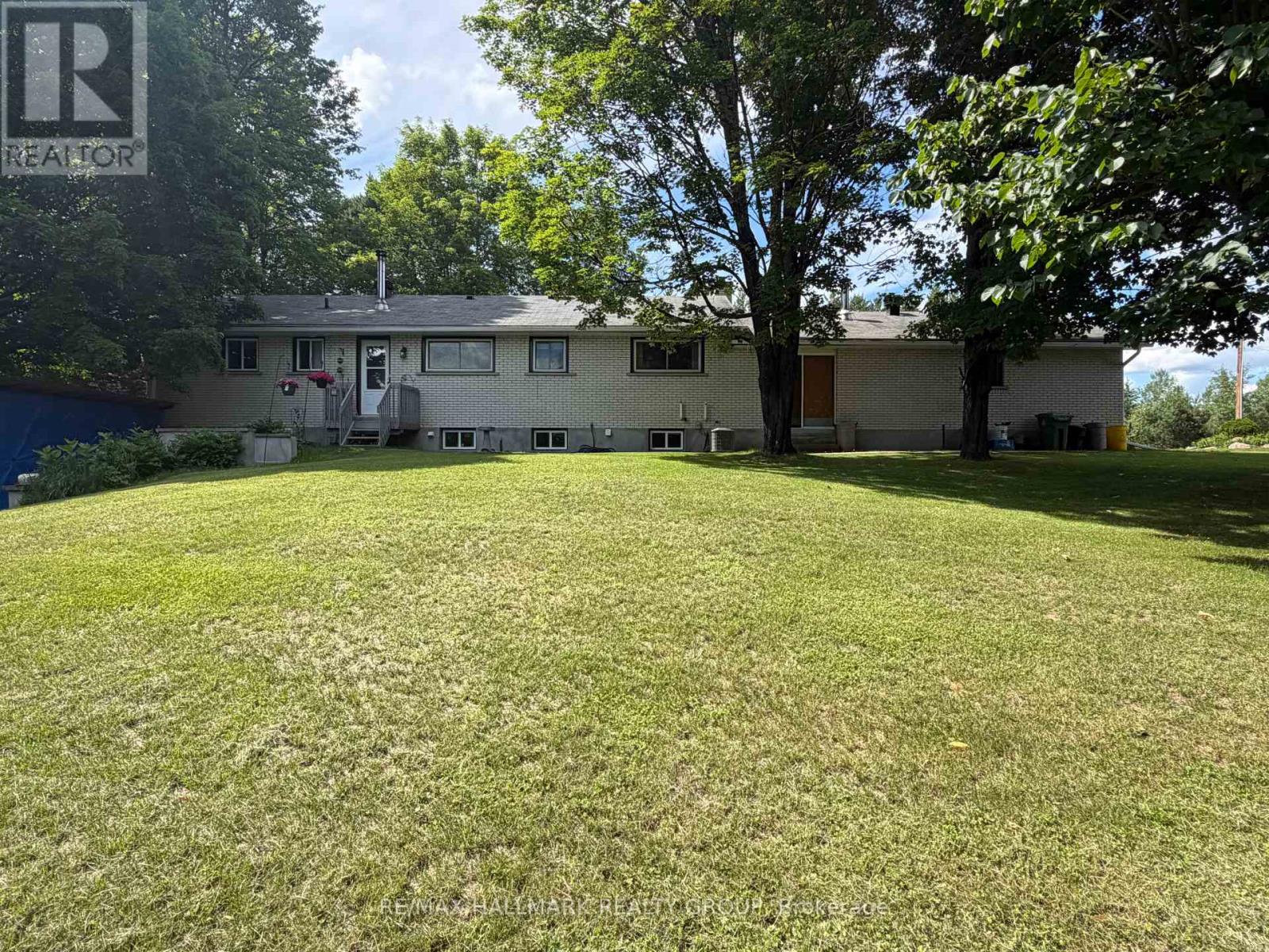 9950 Round Lake Road, Laurentian Valley, Ontario  K8A 0K5 - Photo 5 - X13487070