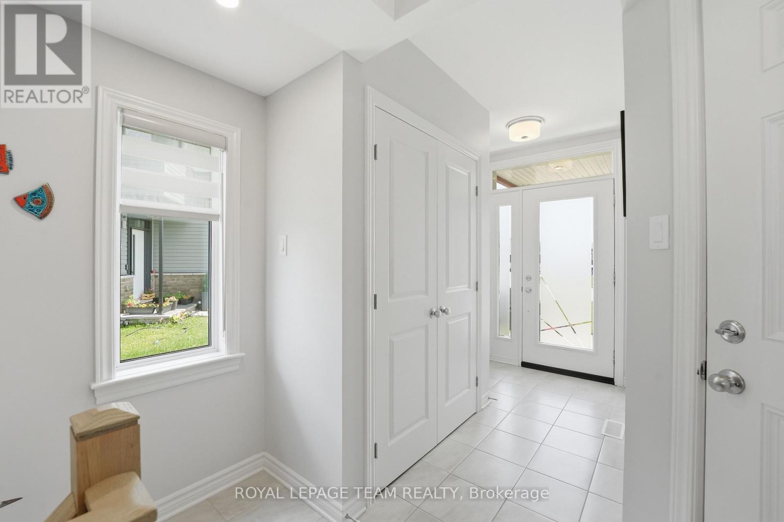 715 Maverick Crescent, Ottawa, Ontario  K2S 2X1 - Photo 3 - X13487072