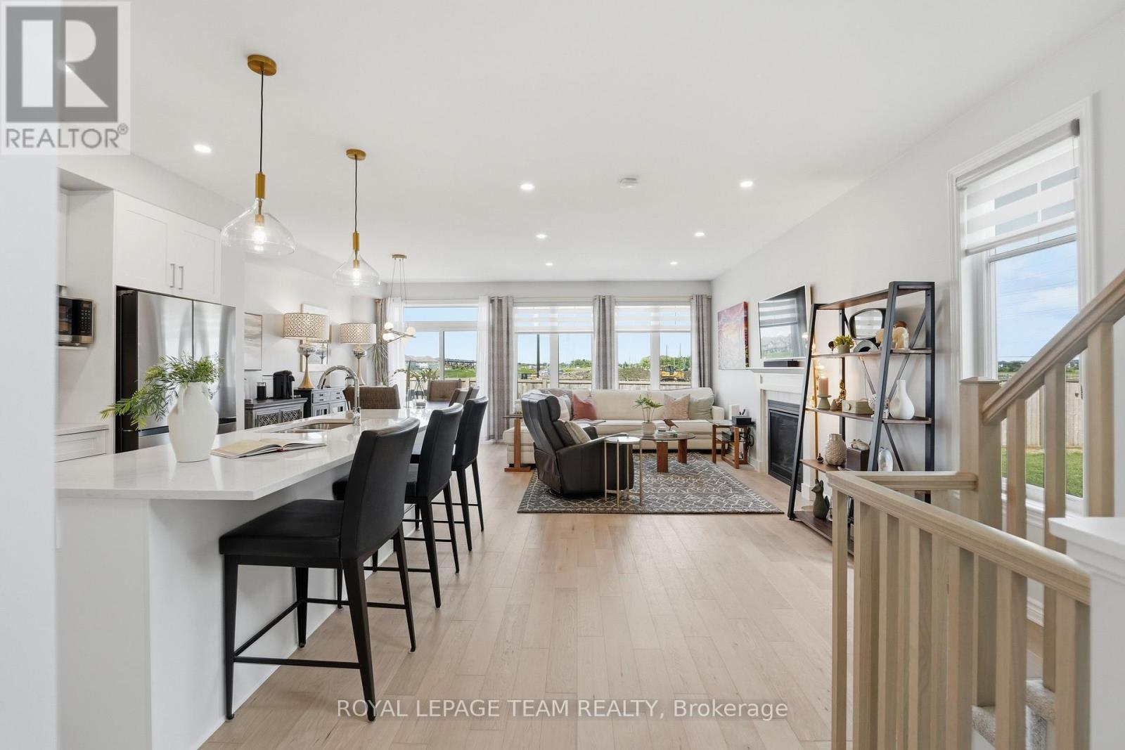 715 Maverick Crescent, Ottawa, Ontario  K2S 2X1 - Photo 4 - X13487072