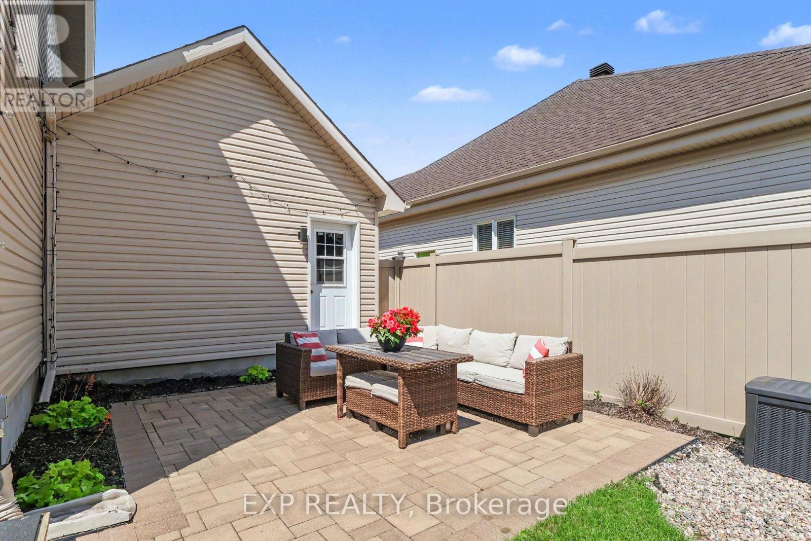 212 Jasper Crescent, Clarence-Rockland, Ontario  K4K 0A3 - Photo 4 - X13487270