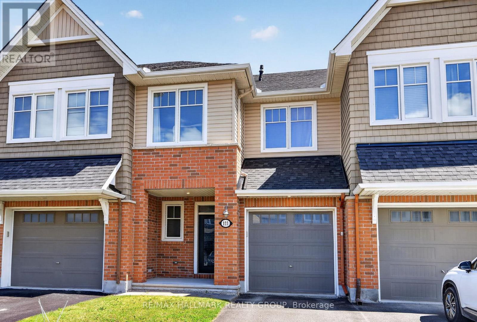111 Eric Maloney Way, Ottawa, Ontario  K1T 0R2 - Photo 1 - X13487908