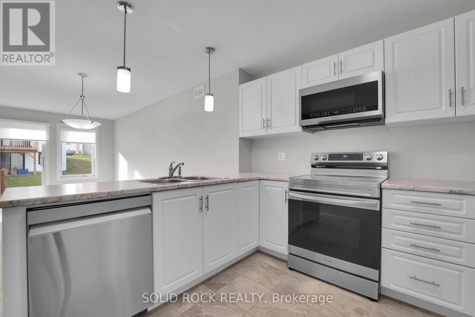 54 Griffith Way, Carleton Place, Ontario  K7C 4G4 - Photo 4 - X13488072