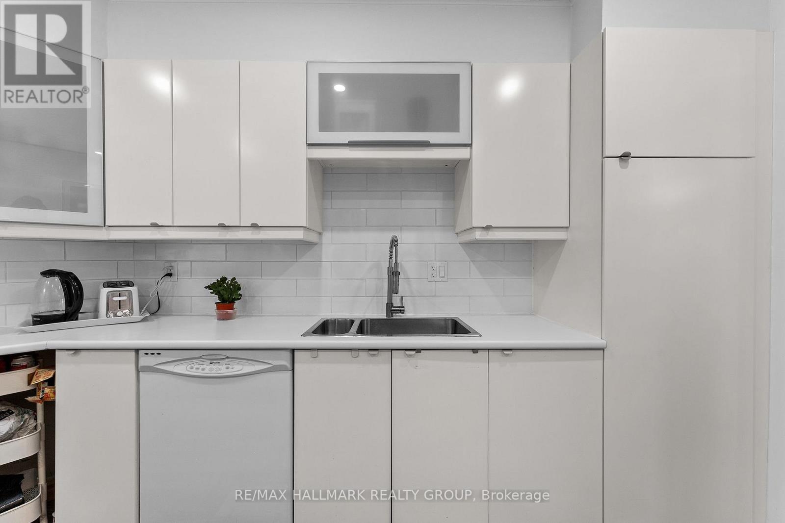 1446 Deavy Way, Ottawa, Ontario  K1E 2W8 - Photo 13 - X13488110