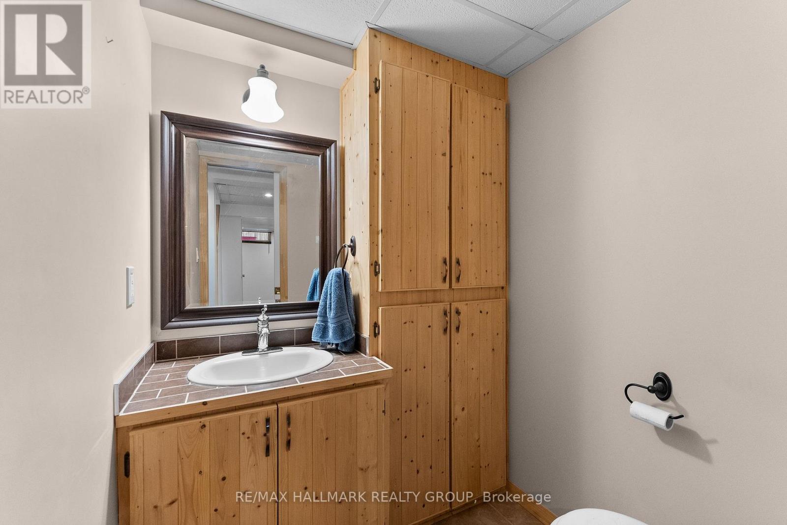 1446 Deavy Way, Ottawa, Ontario  K1E 2W8 - Photo 37 - X13488110