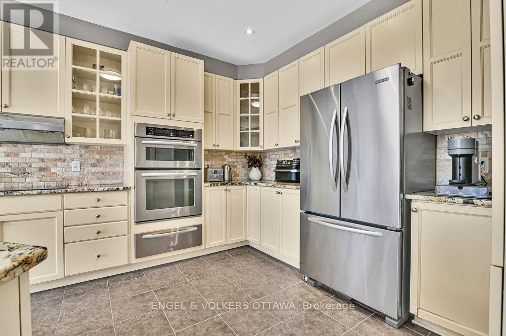 49 Grenwich Circle, Ottawa, Ontario  K2C 4G1 - Photo 11 - X13488214