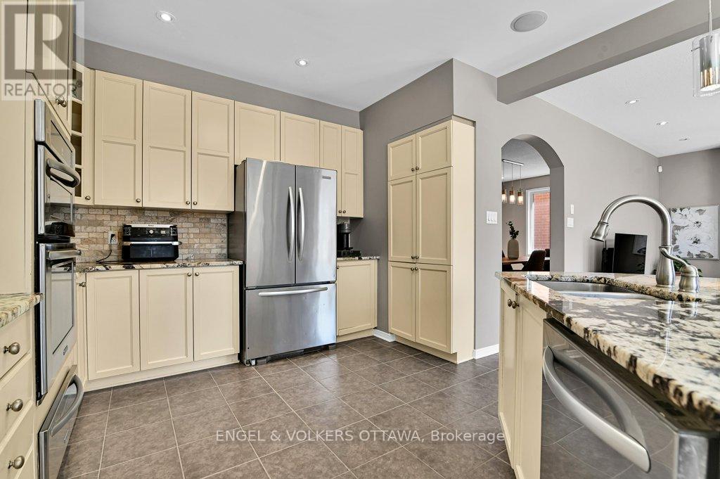 49 Grenwich Circle, Ottawa, Ontario  K2C 4G1 - Photo 13 - X13488214