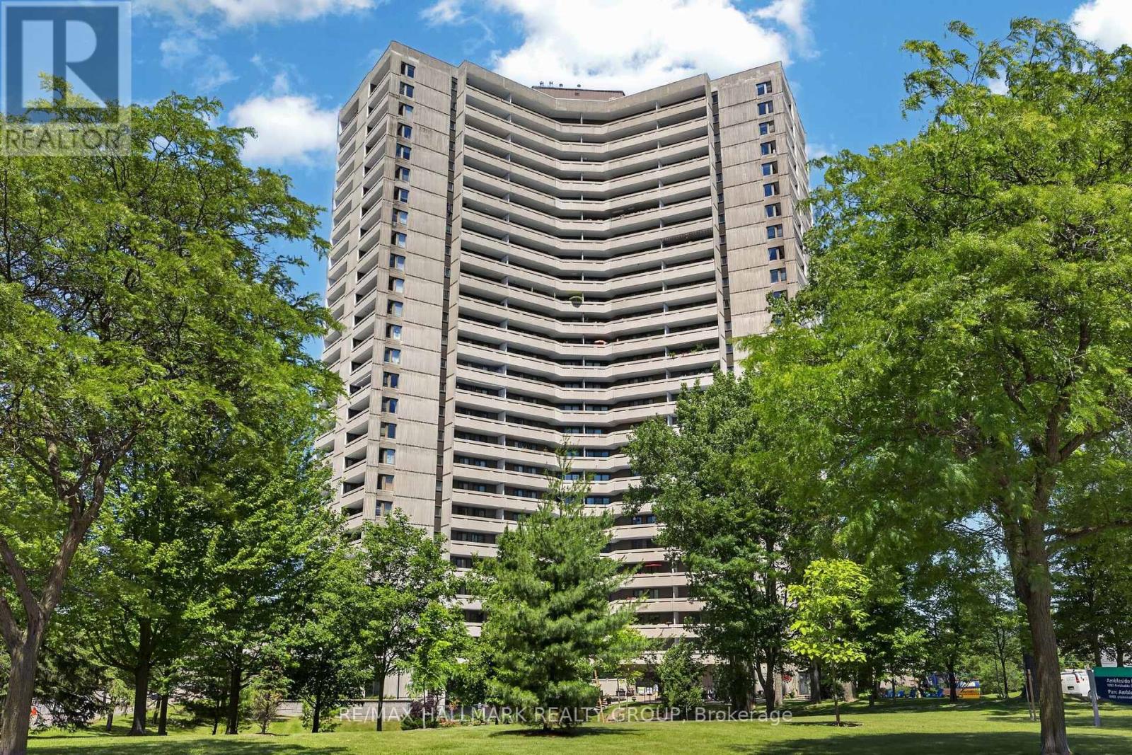 907 - 1081 Ambleside Drive, Ottawa, Ontario  K2B 8C8 - Photo 1 - X13488328