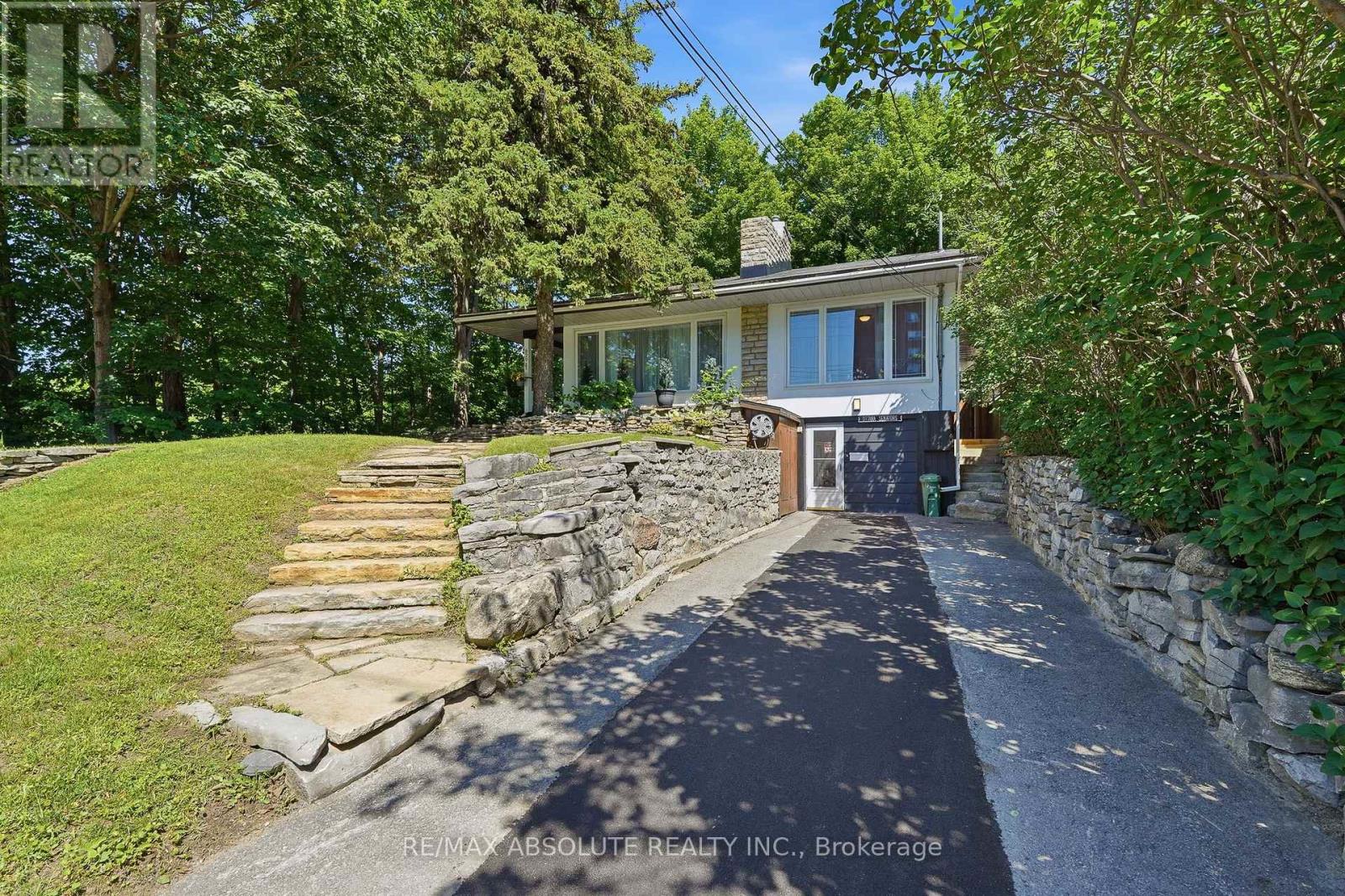 829 Montreal Road, Ottawa, Ontario  K1K 0S9 - Photo 2 - X13489042