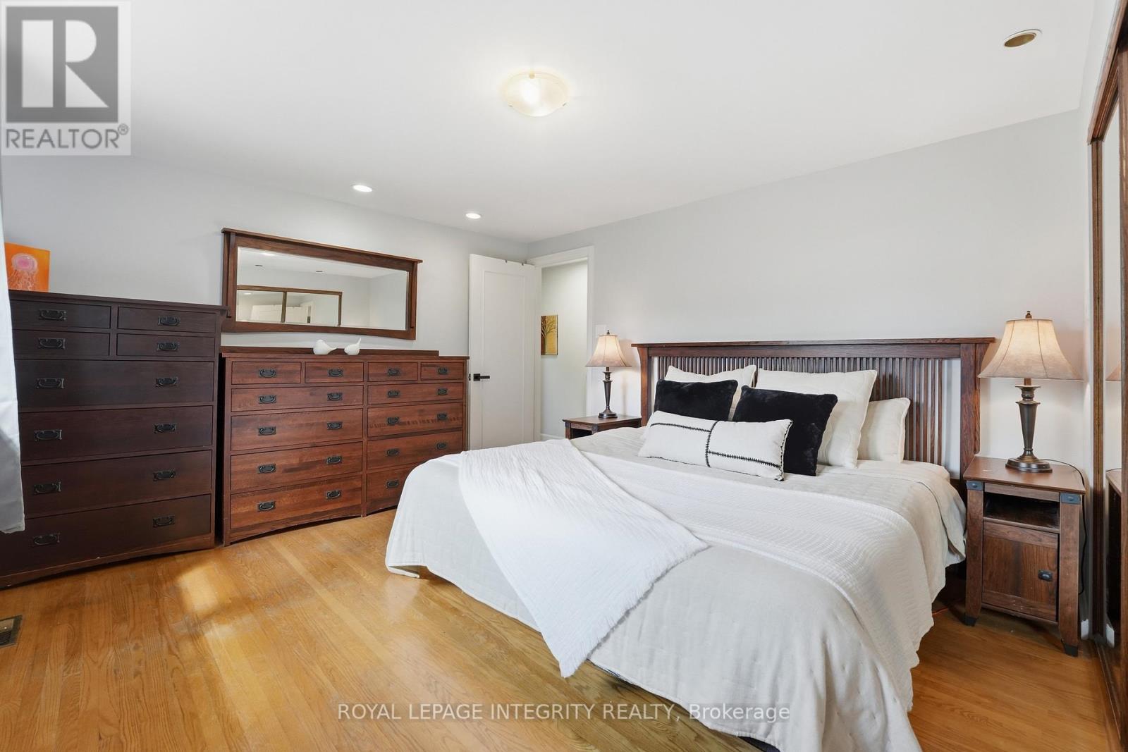 6 Woodview Crescent, Ottawa, Ontario  K1B 3A9 - Photo 24 - X13489264