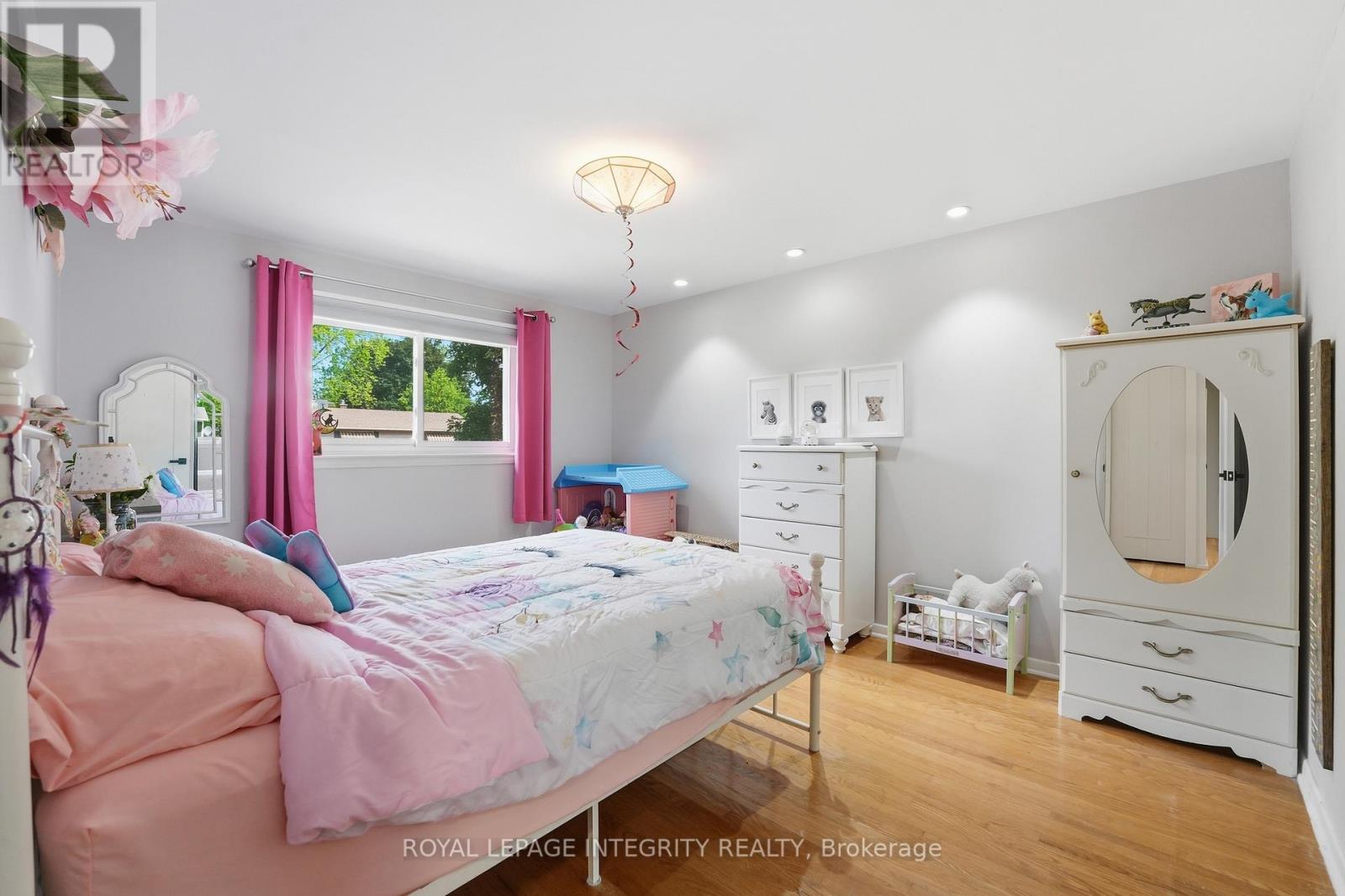 6 Woodview Crescent, Ottawa, Ontario  K1B 3A9 - Photo 26 - X13489264