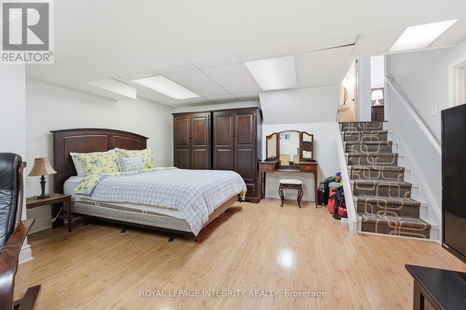 6 Woodview Crescent, Ottawa, Ontario  K1B 3A9 - Photo 30 - X13489264