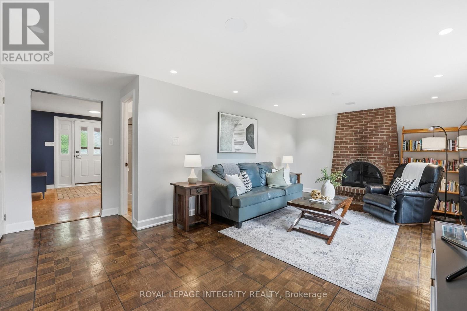 6 Woodview Crescent, Ottawa, Ontario  K1B 3A9 - Photo 6 - X13489264