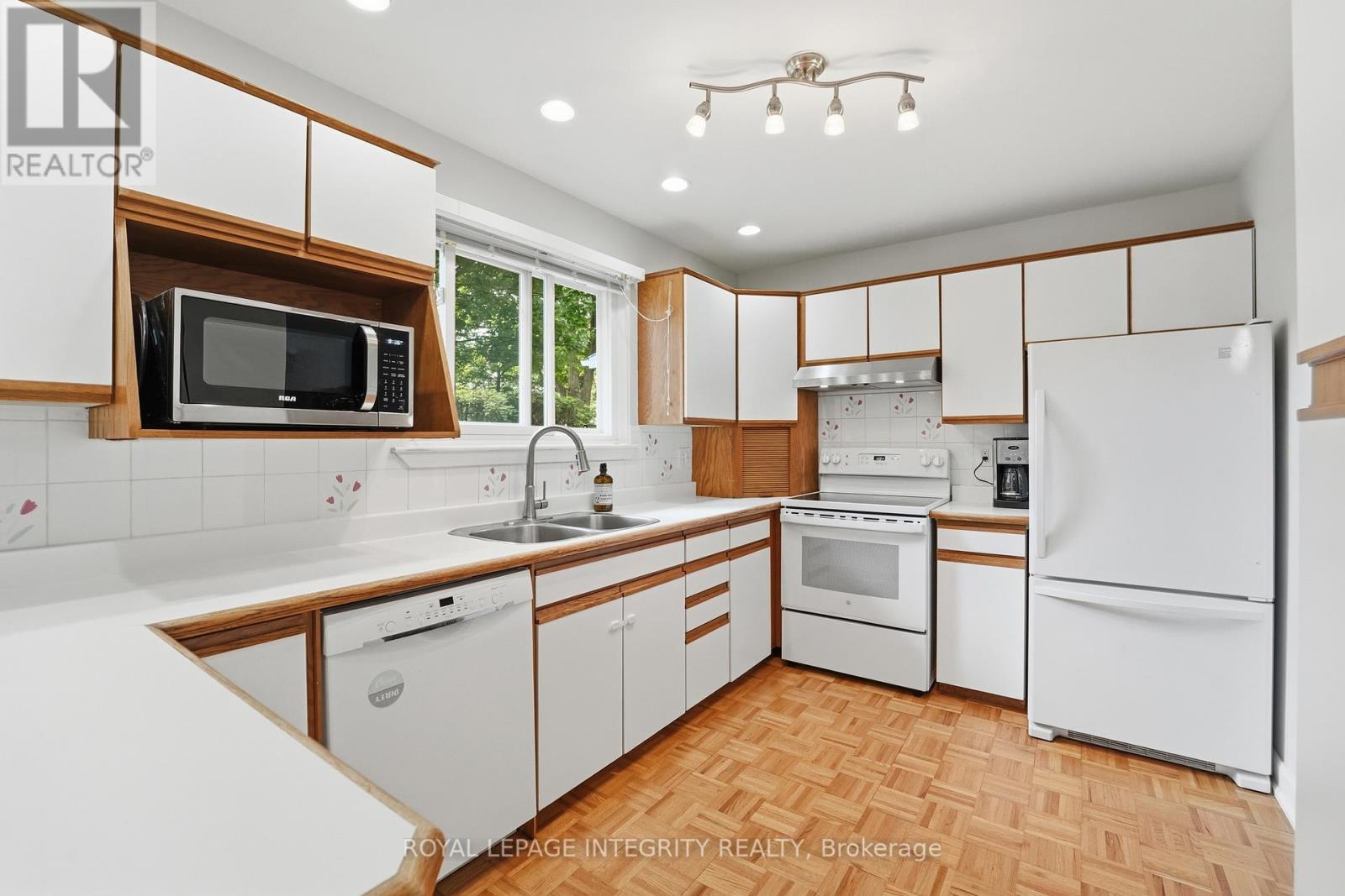 6 Woodview Crescent, Ottawa, Ontario  K1B 3A9 - Photo 9 - X13489264