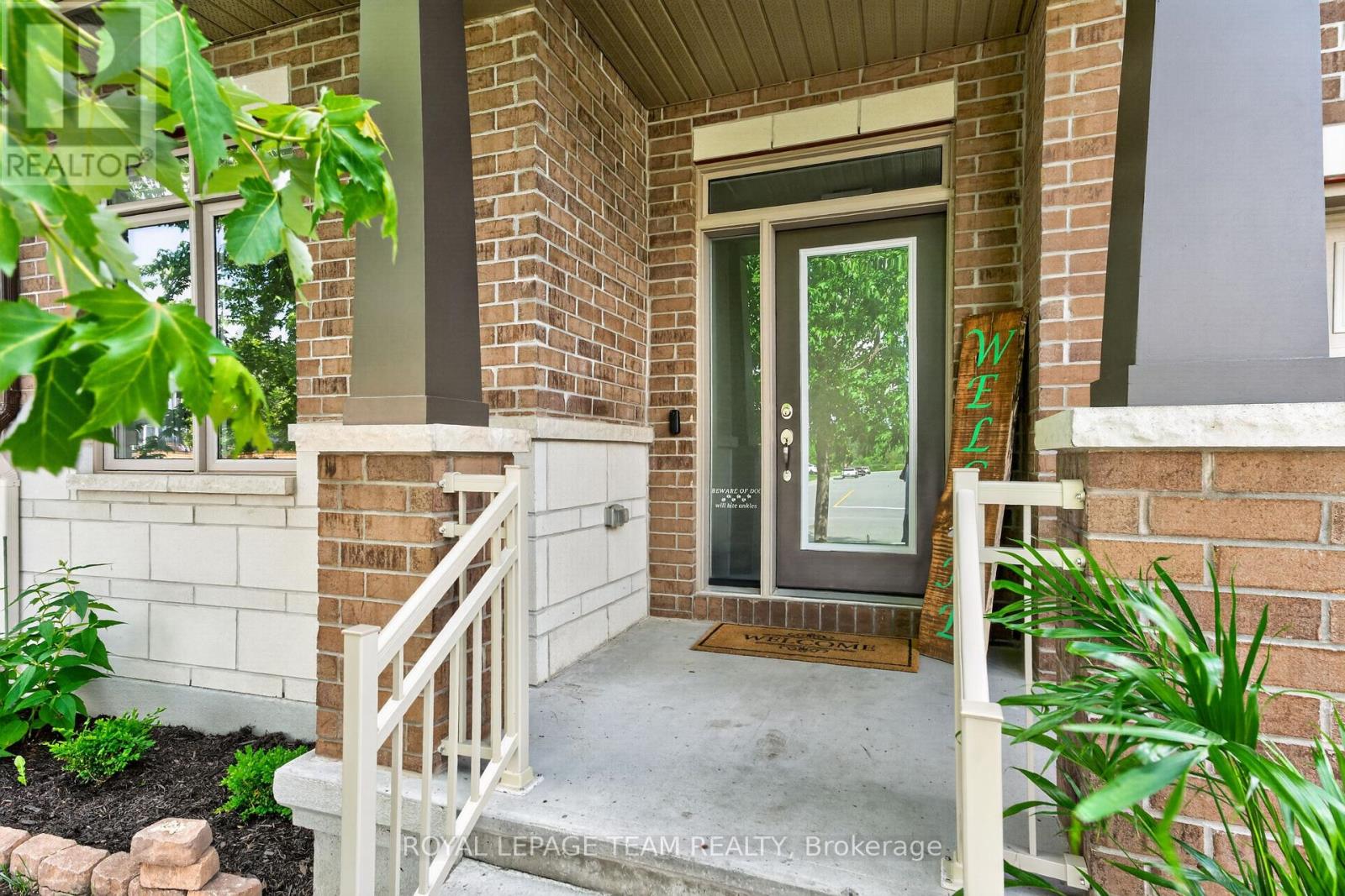 16 Matthews Street, Carleton Place, Ontario  K7C 0E7 - Photo 3 - X13489366