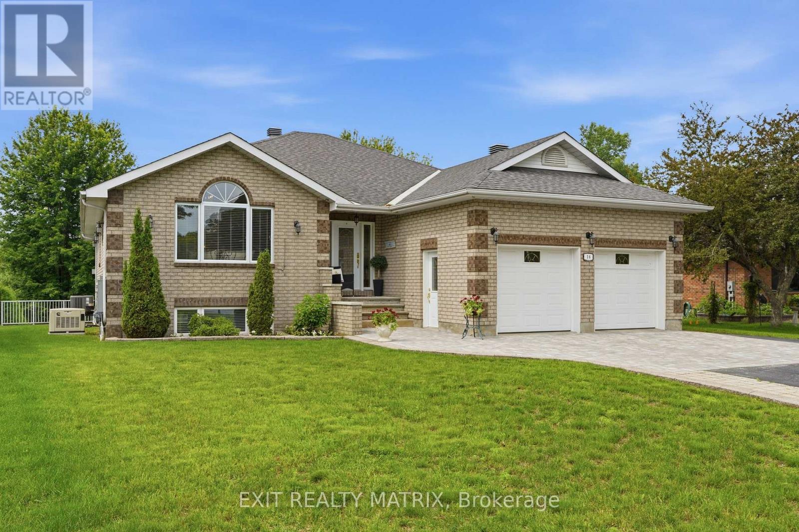 16 Richelieu Street, Russell, Ontario  K0A 1W0 - Photo 3 - X13489754