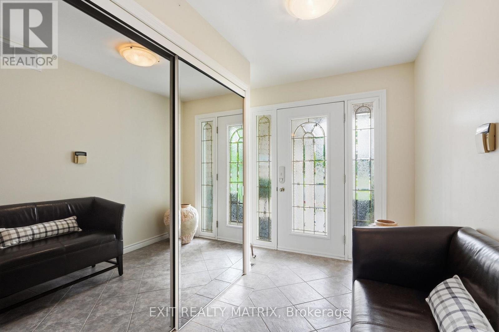 16 Richelieu Street, Russell, Ontario  K0A 1W0 - Photo 5 - X13489754
