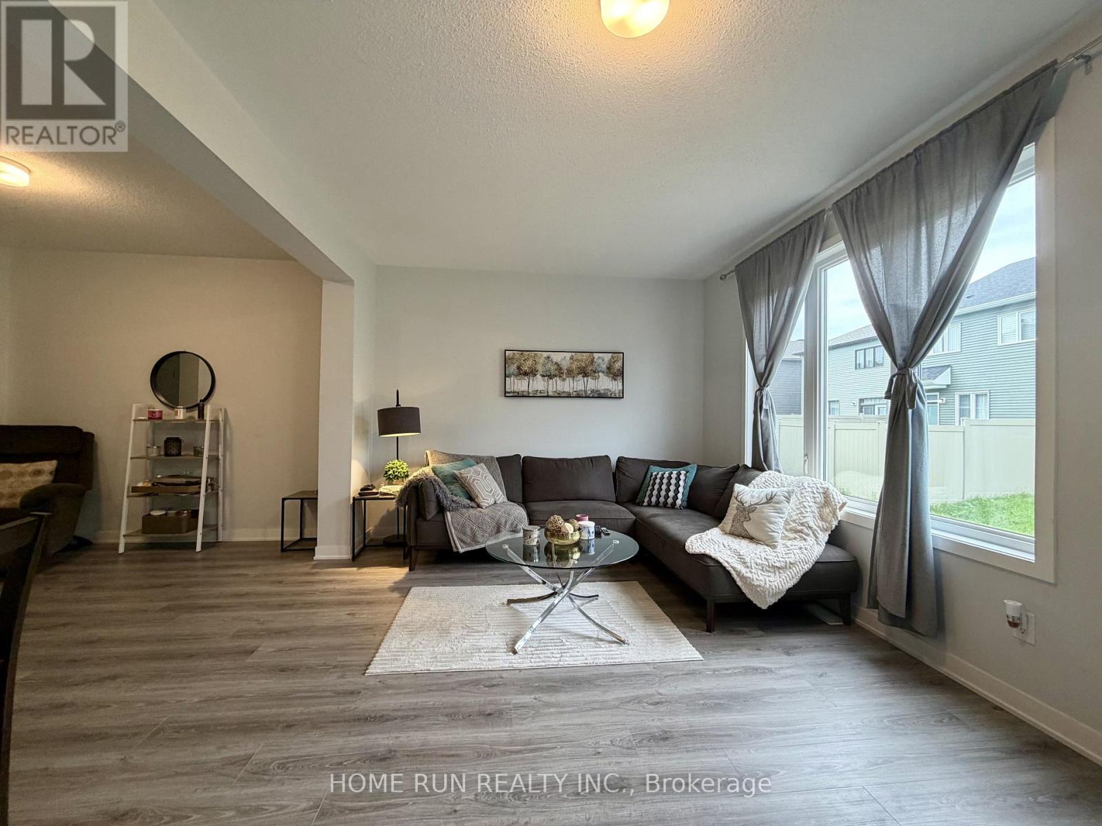 216 Billrian Cres Crescent, Ottawa, Ontario  K2S 3A6 - Photo 4 - X13489902