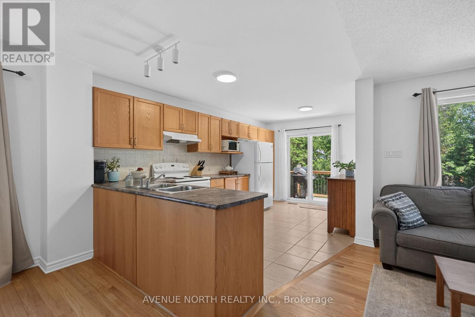 4223 Kelly Farm Drive, Ottawa, Ontario  K1T 0A5 - Photo 8 - X13489932