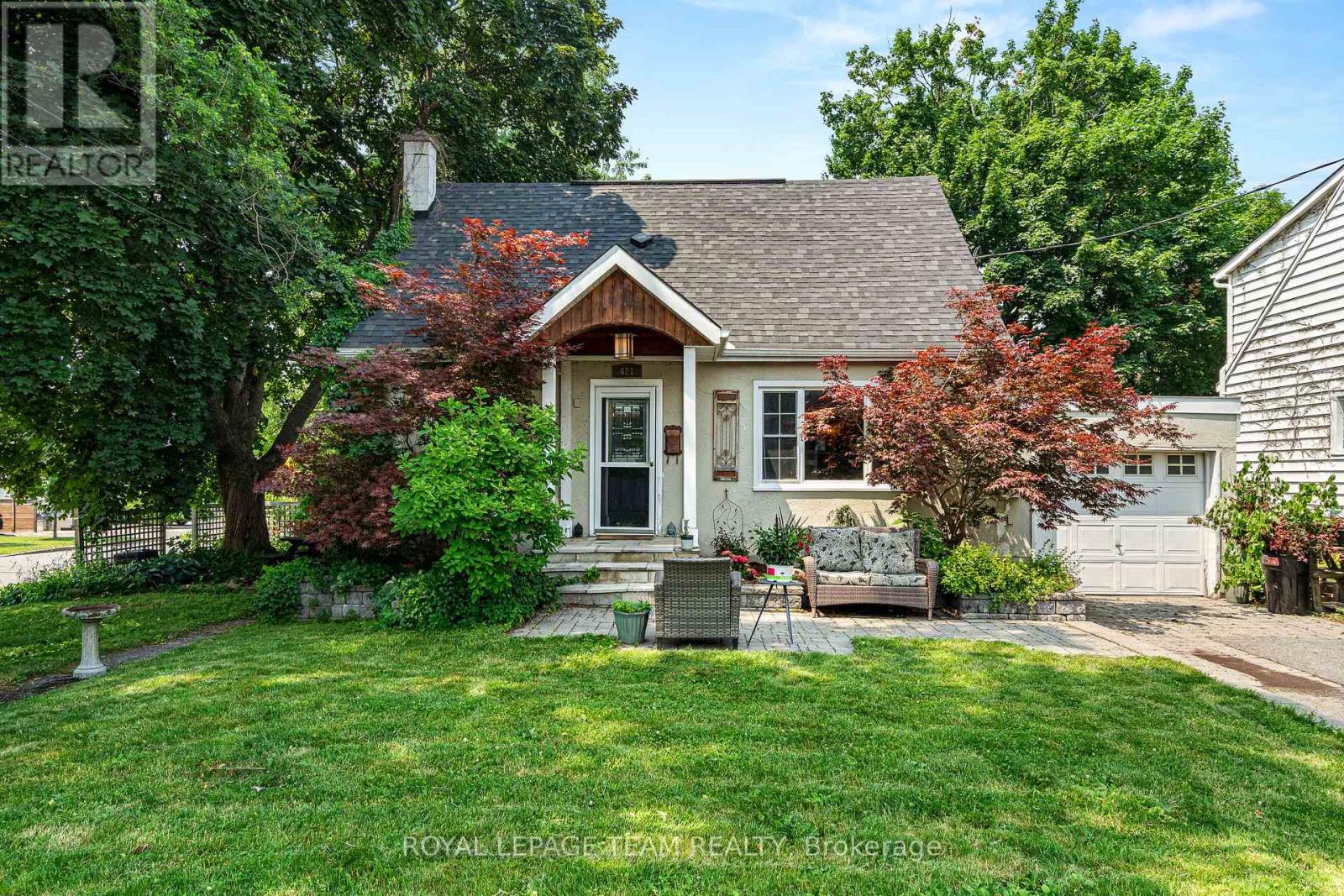 421 Greenwood Avenue, Ottawa, Ontario  K2A 0X5 - Photo 1 - X13490018