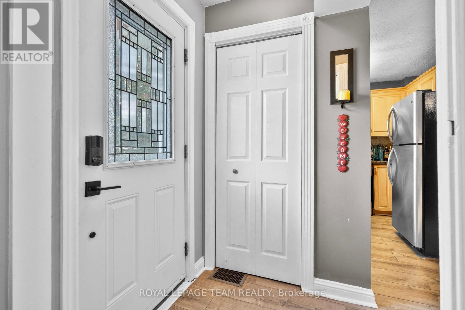 421 Greenwood Avenue, Ottawa, Ontario  K2A 0X5 - Photo 3 - X13490018