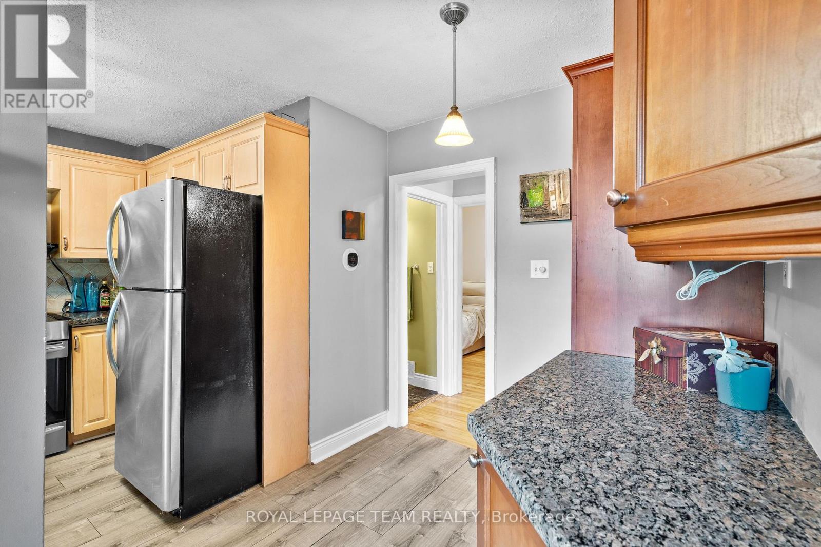 421 Greenwood Avenue, Ottawa, Ontario  K2A 0X5 - Photo 4 - X13490018
