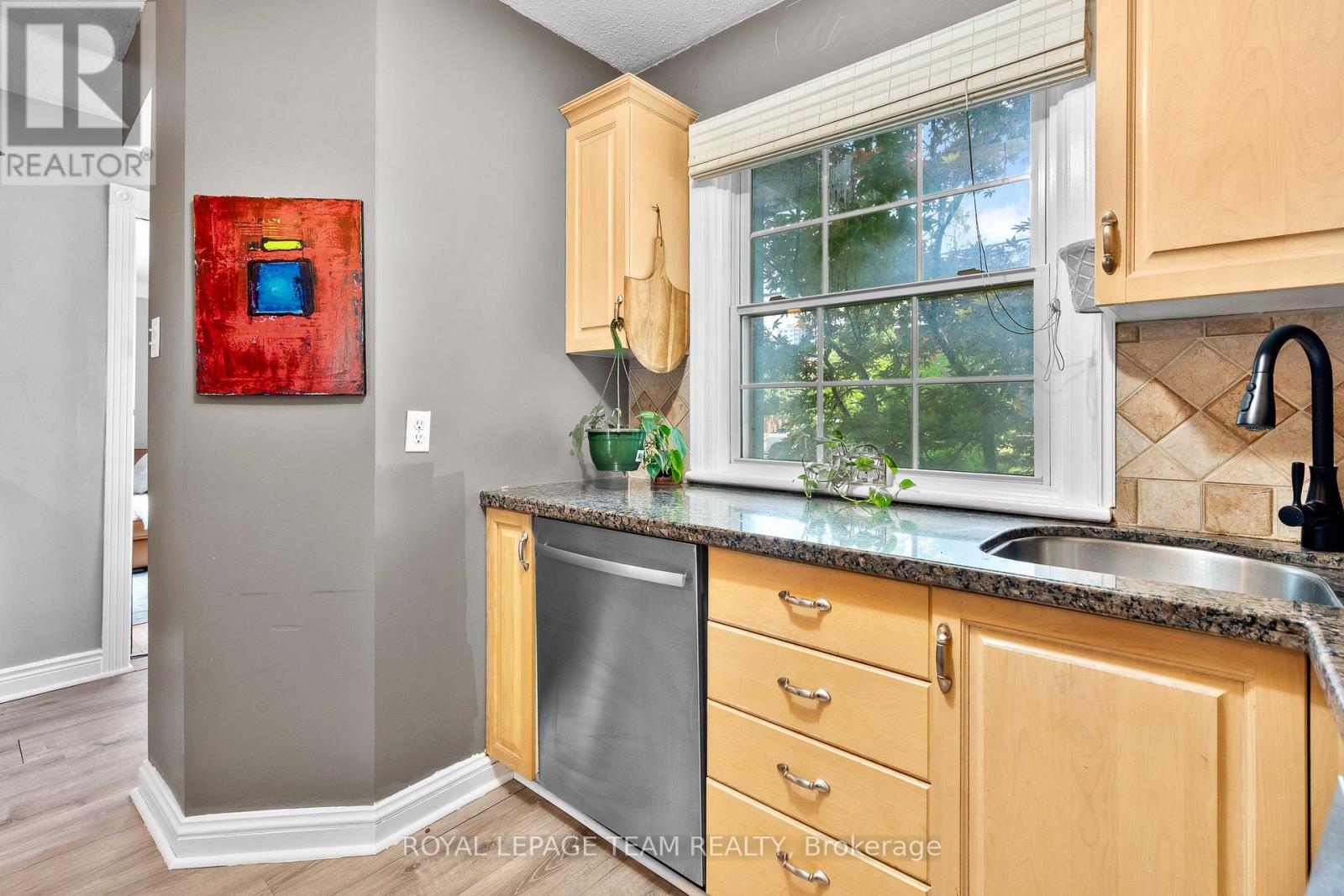 421 Greenwood Avenue, Ottawa, Ontario  K2A 0X5 - Photo 7 - X13490018