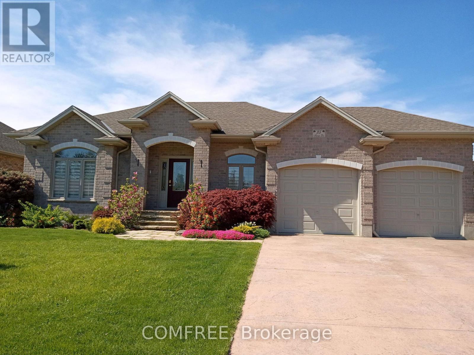 35 Tanya Drive, Southwest Middlesex, Ontario  N0L 1M0 - Photo 1 - X13490048