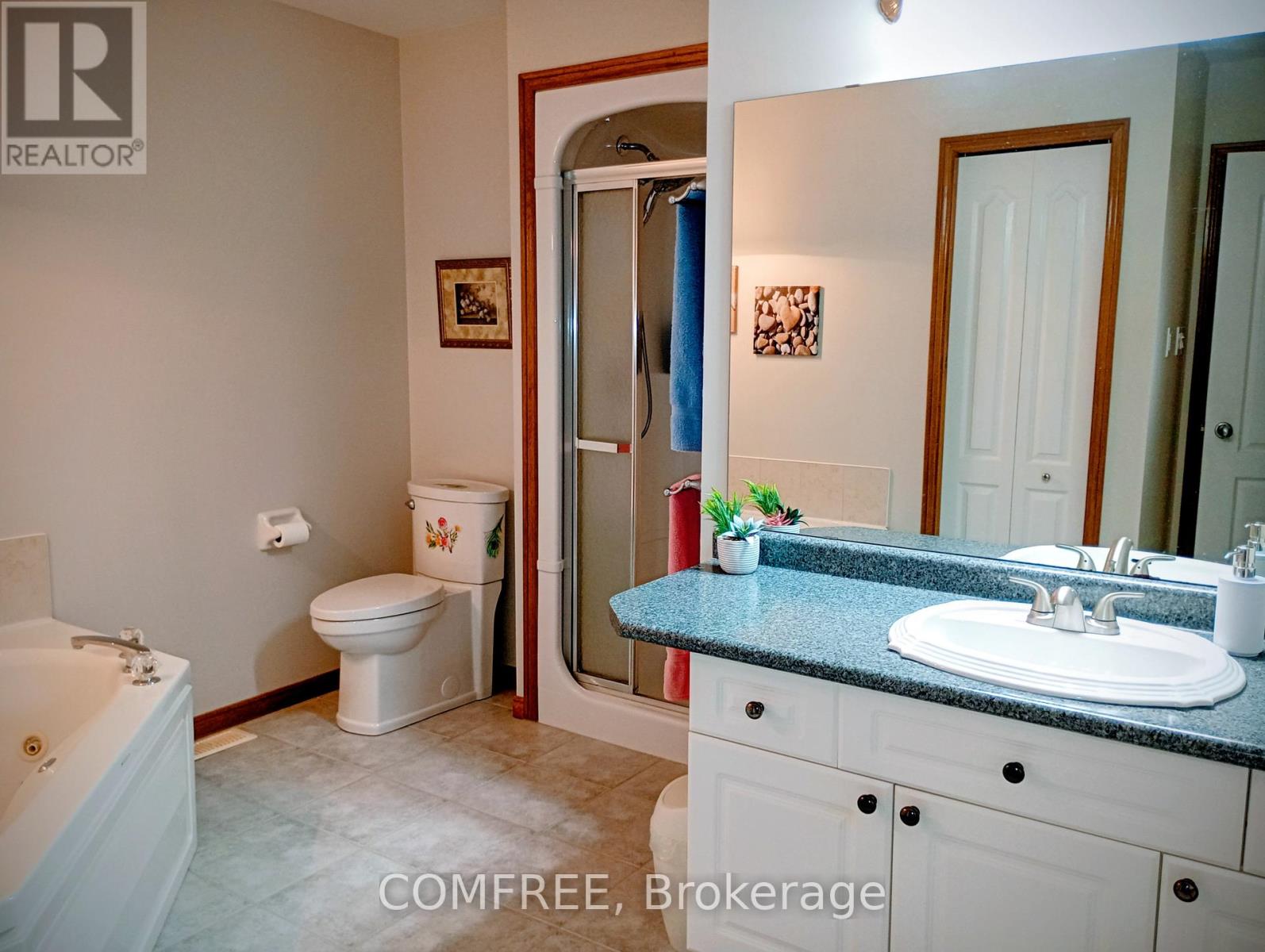 35 Tanya Drive, Southwest Middlesex, Ontario  N0L 1M0 - Photo 13 - X13490048