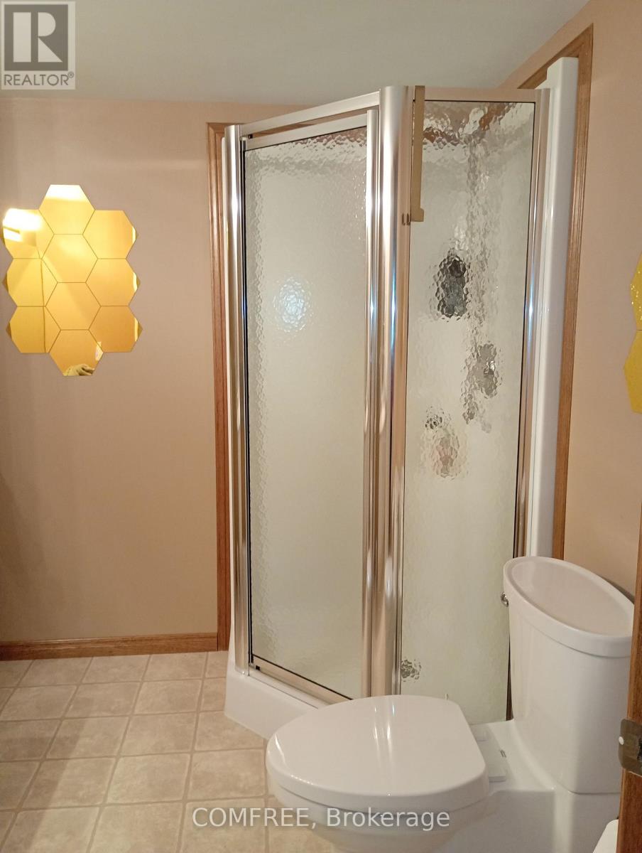35 Tanya Drive, Southwest Middlesex, Ontario  N0L 1M0 - Photo 23 - X13490048