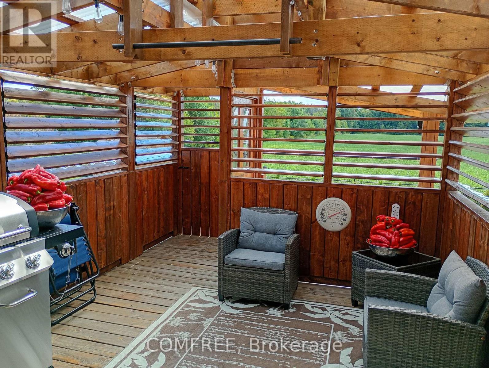 35 Tanya Drive, Southwest Middlesex, Ontario  N0L 1M0 - Photo 4 - X13490048