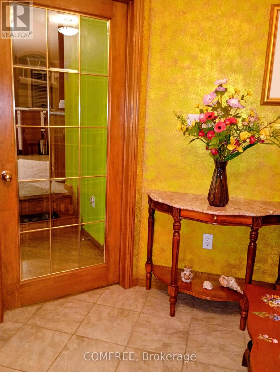 35 Tanya Drive, Southwest Middlesex, Ontario  N0L 1M0 - Photo 6 - X13490048