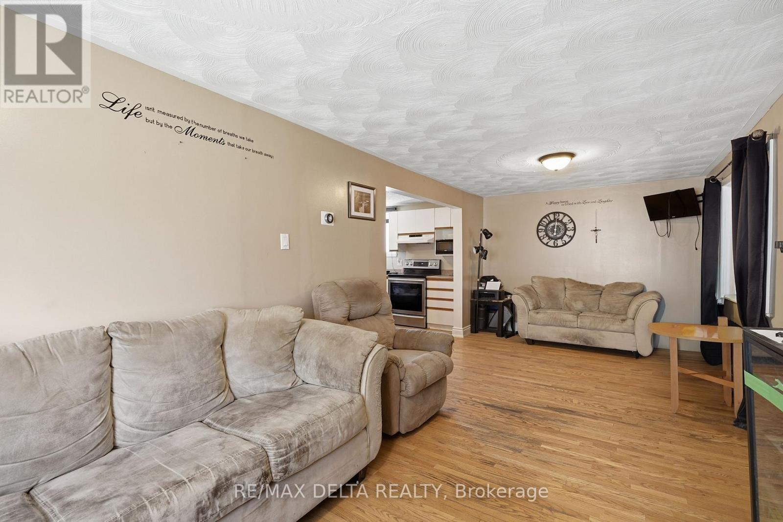 49 Lochiel Street E, North Glengarry, Ontario  K0C 1A0 - Photo 12 - X13490102