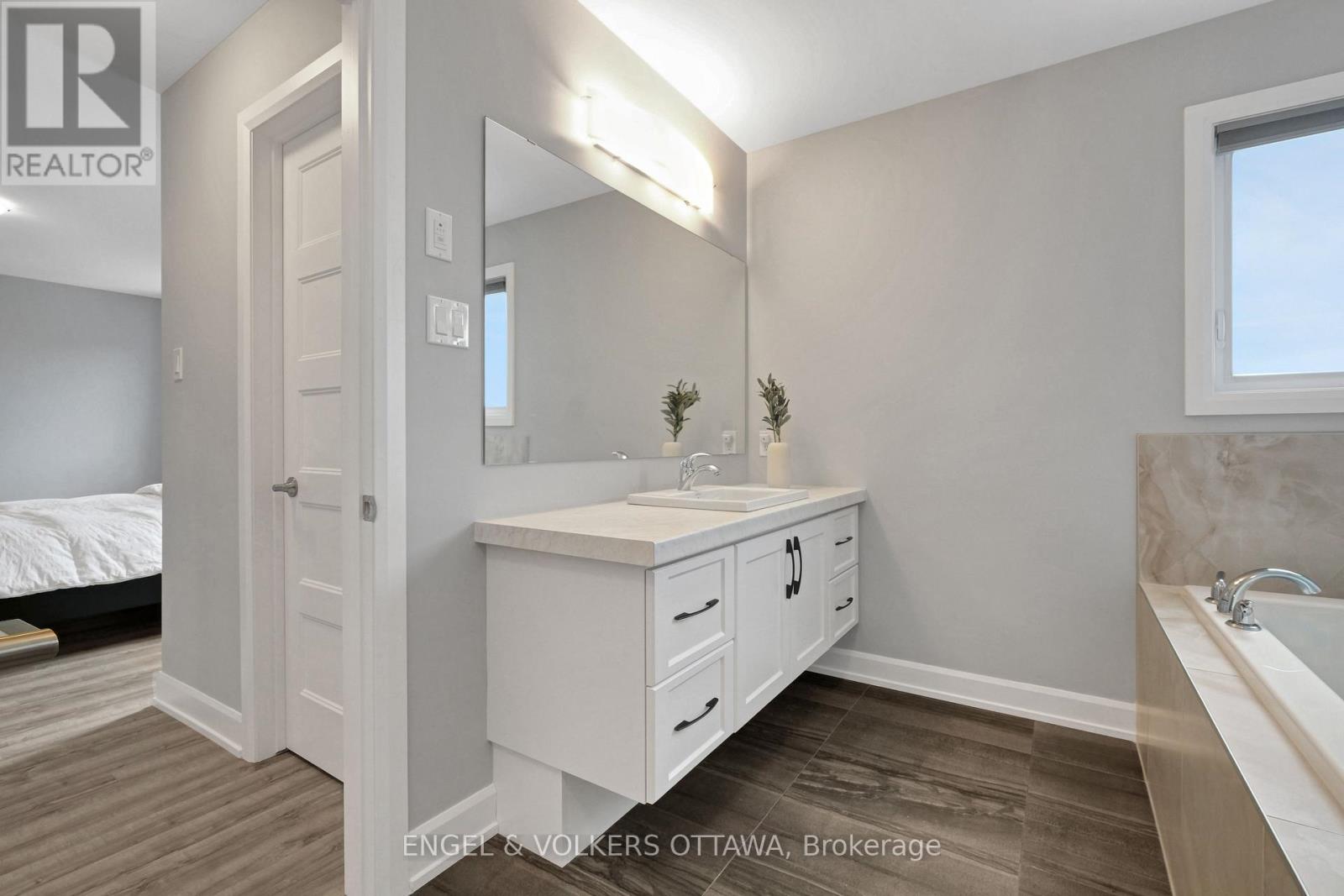 325 Moonlight Drive, Russell, Ontario  K4R 0L1 - Photo 32 - X13490254