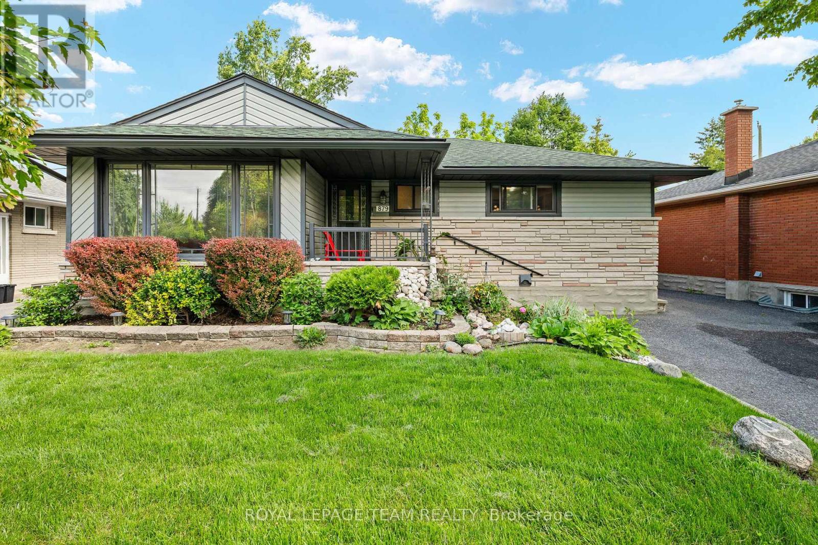 879 Pleasant Park Road, Ottawa, Ontario  K1G 1Z1 - Photo 1 - X13490262