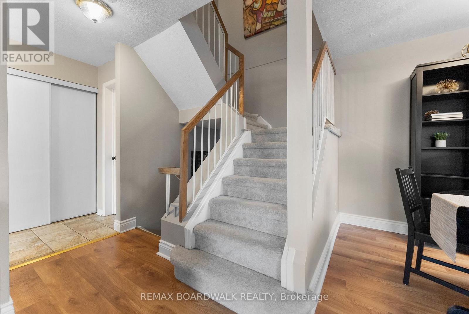 614 Tanguay Court, Ottawa, Ontario  K2L 3X3 - Photo 4 - X13490286