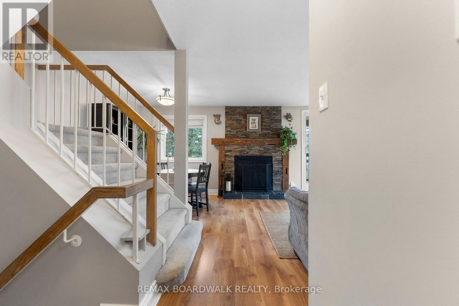 614 Tanguay Court, Ottawa, Ontario  K2L 3X3 - Photo 5 - X13490286