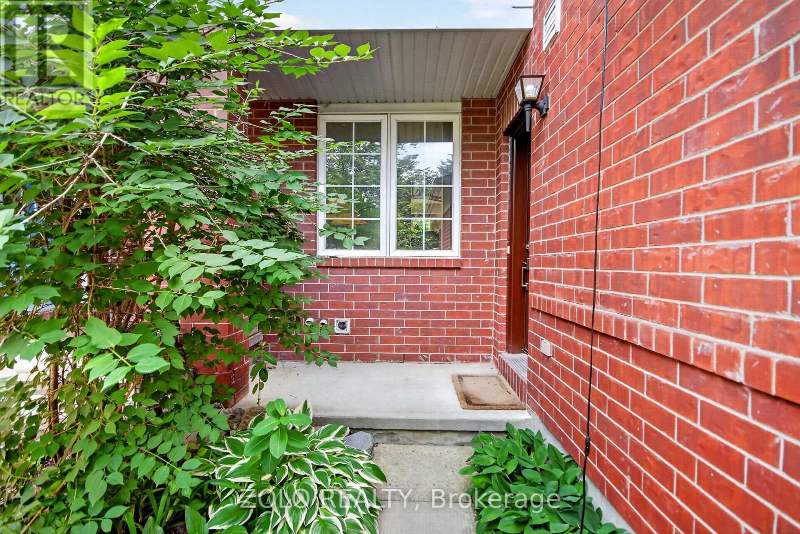 38 Central Park Drive, Ottawa, Ontario  K2C 4A3 - Photo 4 - X13490550