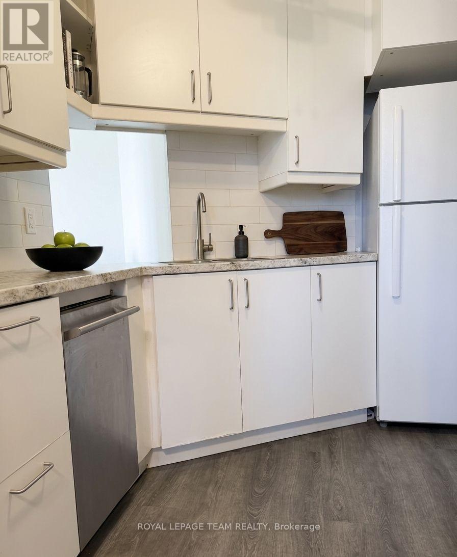 313 - 2020 Jasmine Crescent, Ottawa, Ontario  K1J 8K5 - Photo 3 - X13491748
