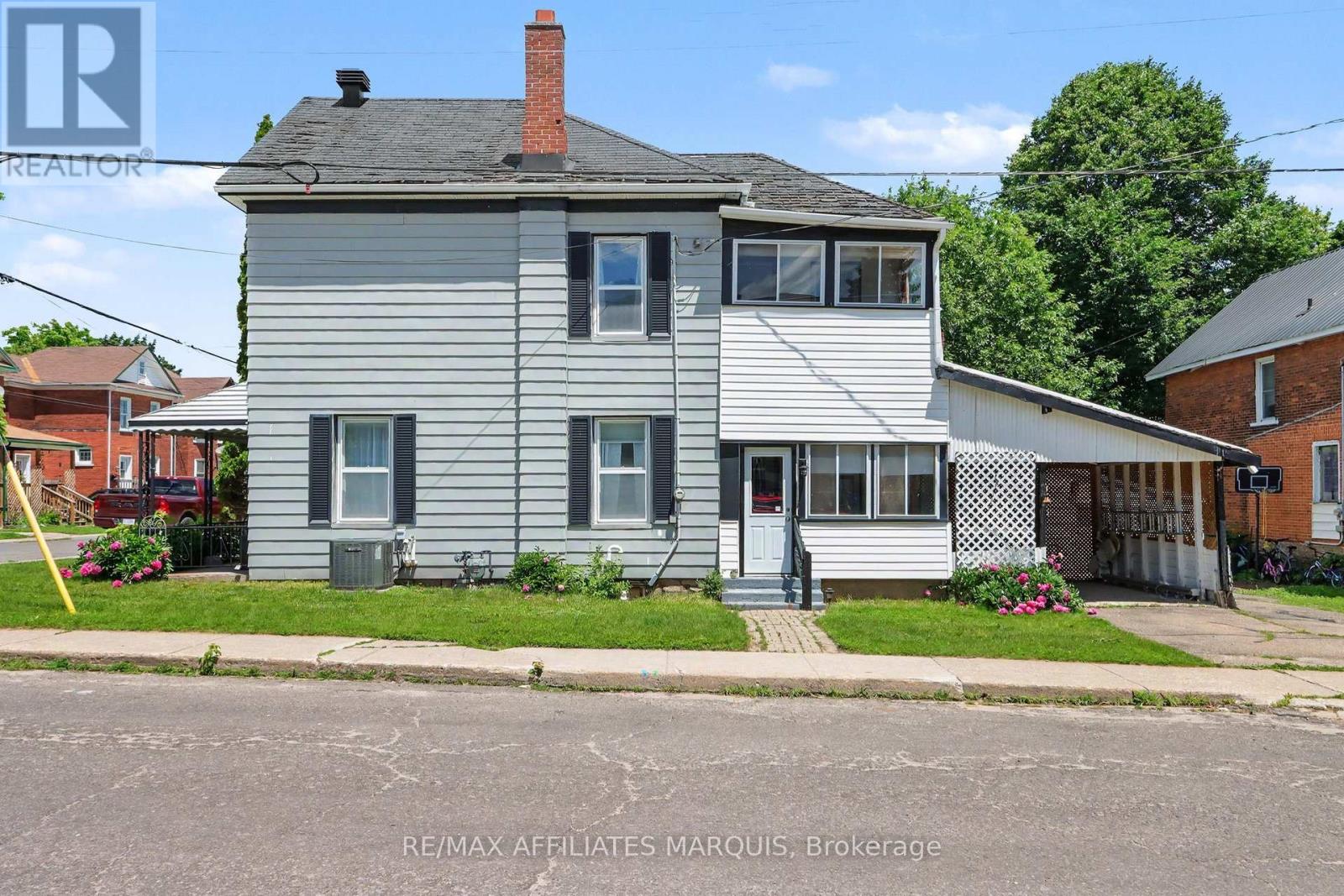 77 Russell Street E, Smiths Falls, Ontario  K7A 1G8 - Photo 2 - X13491754