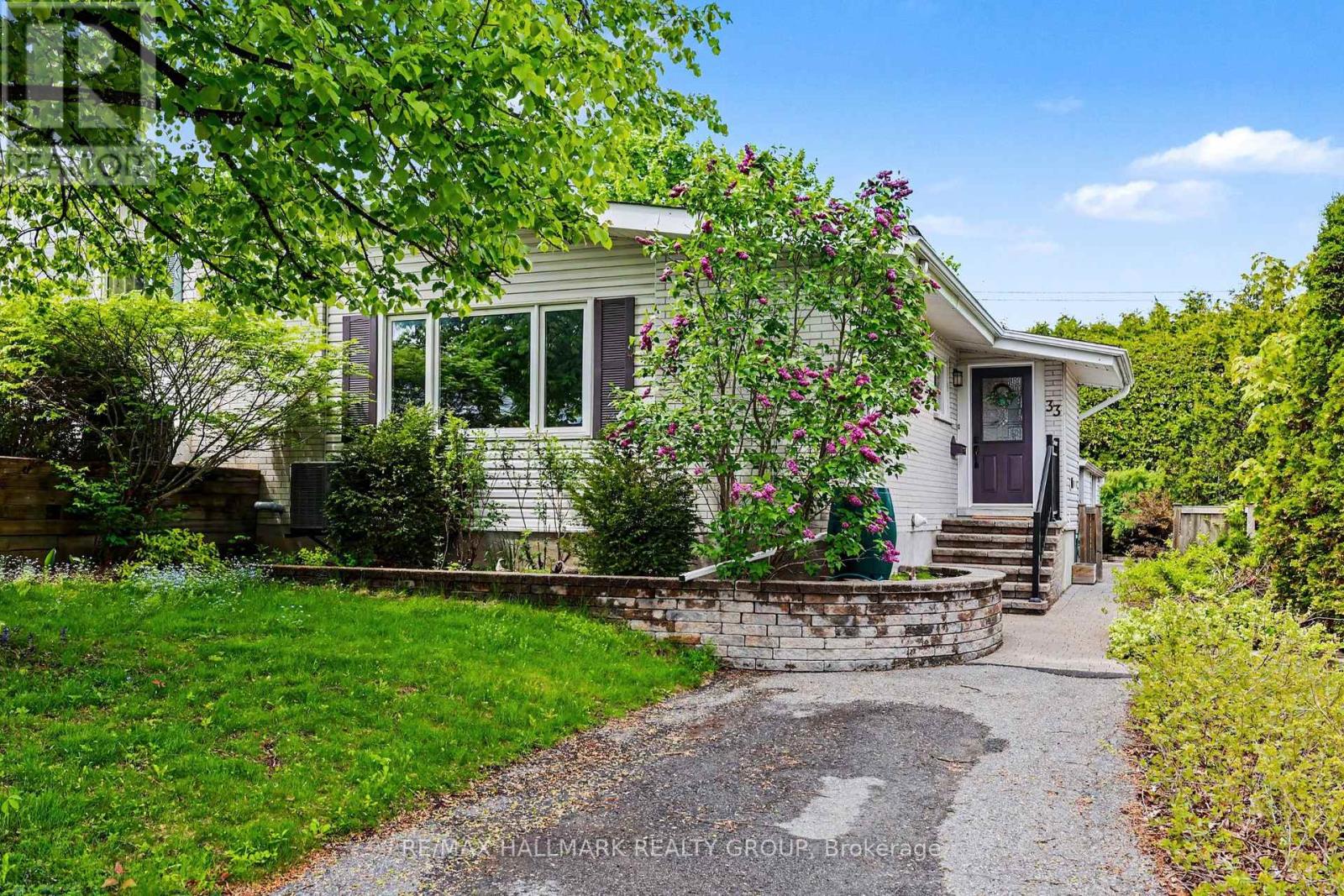 33 NEWBURY AVENUE, Ottawa, Ontario