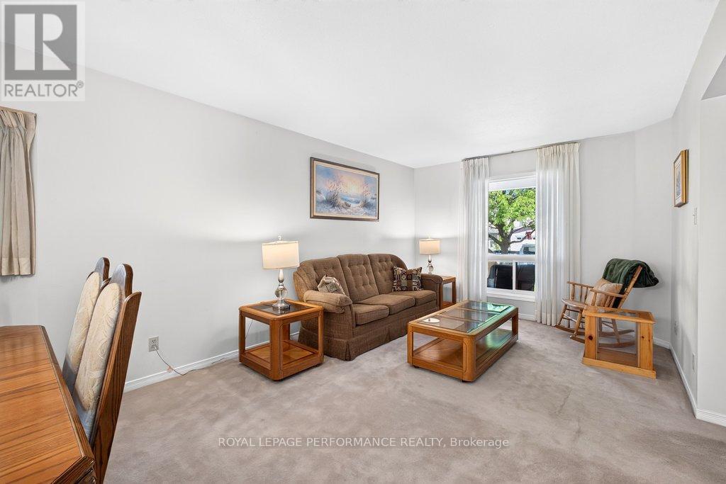 38 Burlington Crescent, Ottawa, Ontario  K1T 3K6 - Photo 4 - X13491888