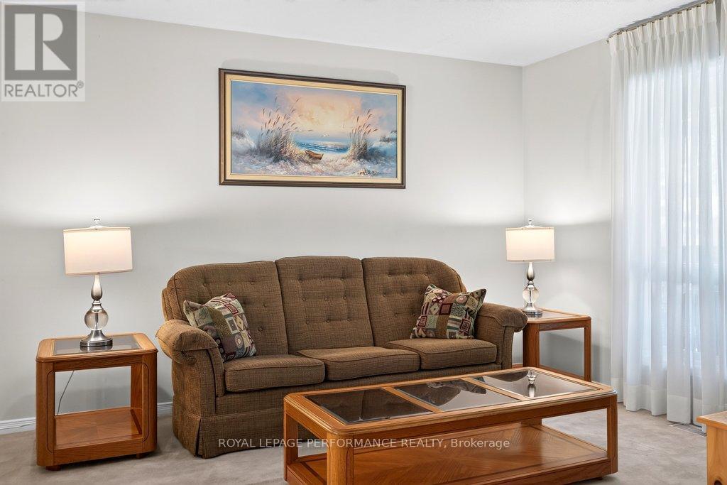 38 Burlington Crescent, Ottawa, Ontario  K1T 3K6 - Photo 5 - X13491888