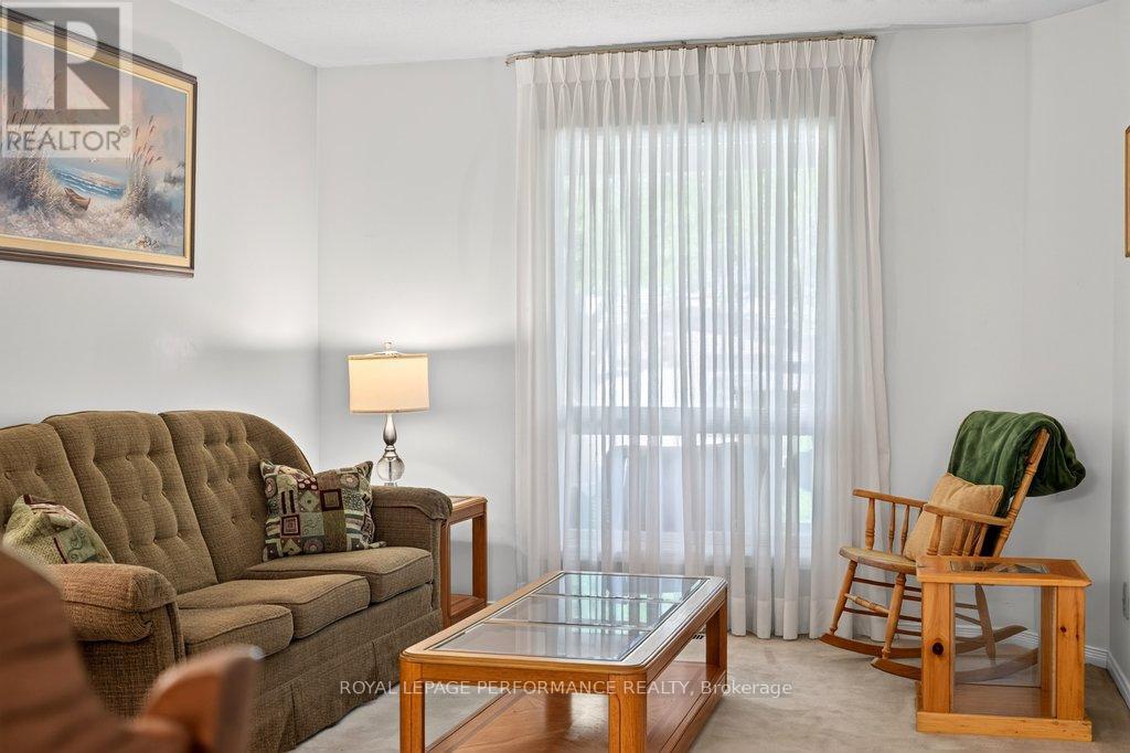 38 Burlington Crescent, Ottawa, Ontario  K1T 3K6 - Photo 7 - X13491888
