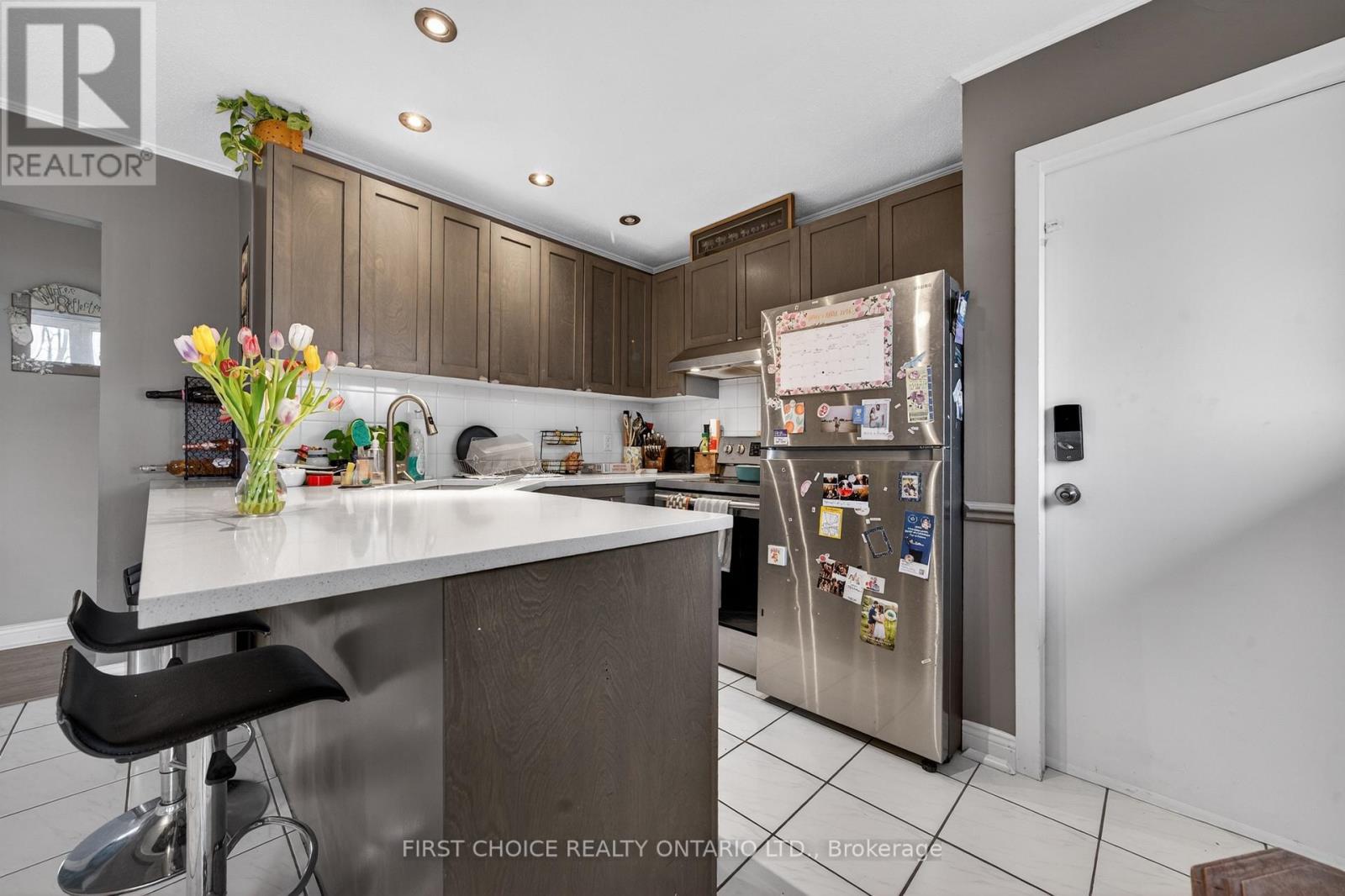 1307 Aurele Street, Ottawa, Ontario  K1B 3L4 - Photo 5 - X13491916