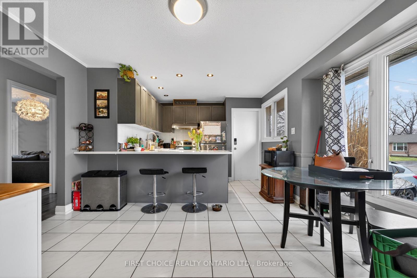 1307 Aurele Street, Ottawa, Ontario  K1B 3L4 - Photo 6 - X13491916